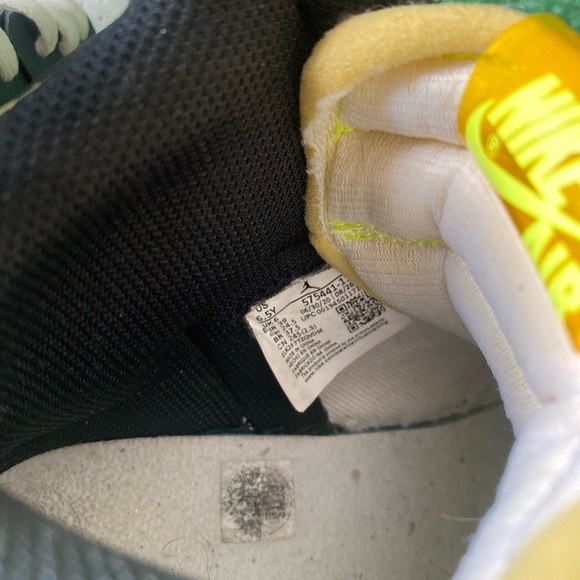 🟢 Air Jordan 1 volt 🟢 size 6.5 - Picture 4 of 5